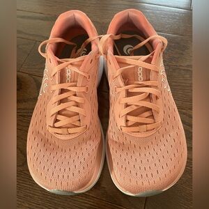 Women’s Topo Atmos Running Shoes 7.5 - Excellent Condition!